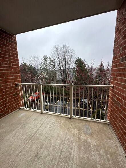 Building Photo - 5N426 Rohlwing Rd