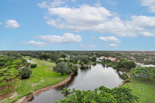 Building Photo - 3499 Oaks Way