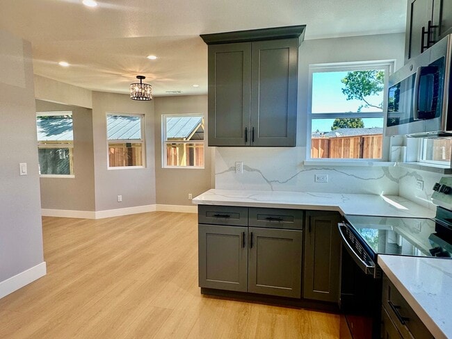 Building Photo - Beautiful, Brand New Sunnyvale Home -Walk ...