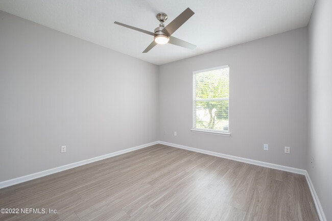 Building Photo - 171 Elmwood Dr