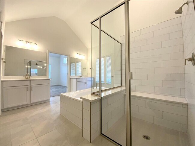 Building Photo - 247 Du Bois Ln