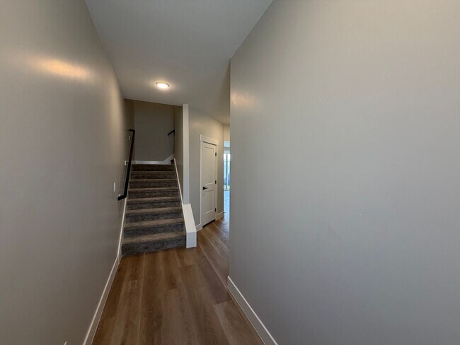 Building Photo - 618 Hemsworth Ln