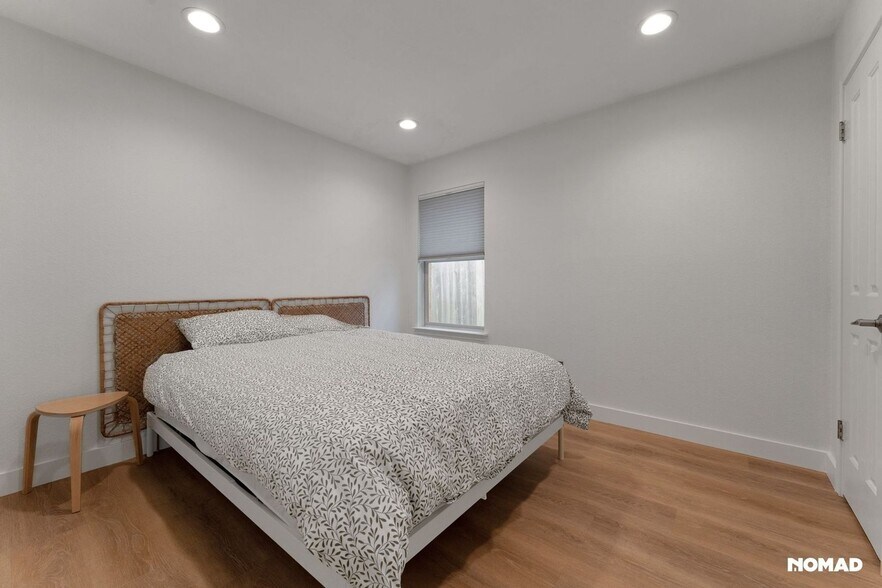 Building Photo - 5613 Lomita Verde Cir