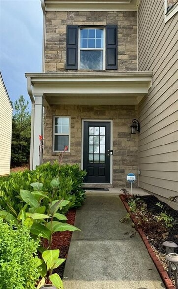 Building Photo - 1719 Charcoal Ives Rd