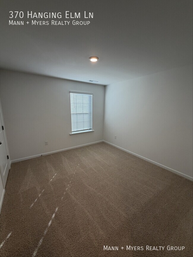 Building Photo - 370 Hanging Elm Ln