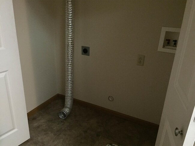 Building Photo - 2909 Russel Ct