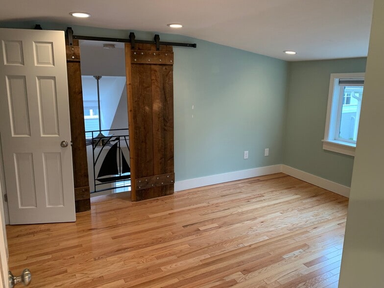 Building Photo - 33 Dennison St