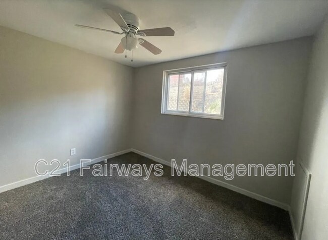 Building Photo - 616 Perrilyn St