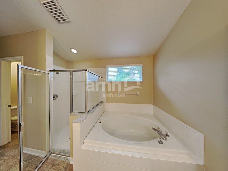 Building Photo - 15452 Osprey Glen Dr
