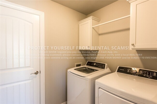 Building Photo - 50 N Benchmark Ln