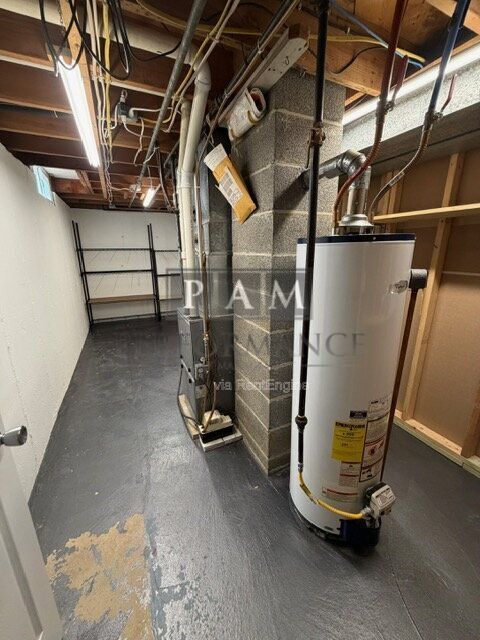 Building Photo - 9229 27th Ave