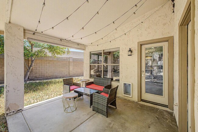 Building Photo - 6406 W Escuda Rd