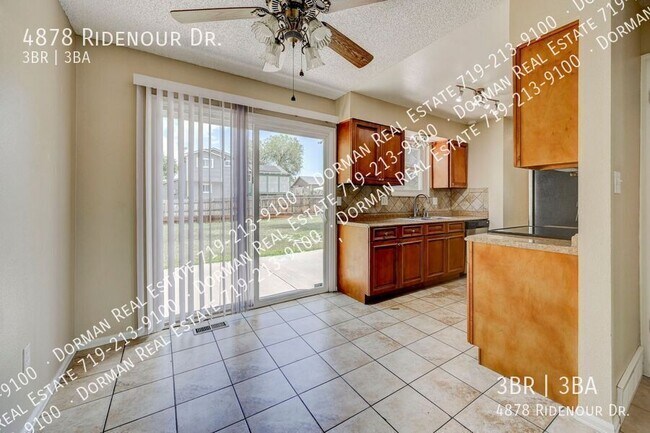 Building Photo - 4878 Ridenour Dr