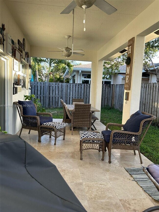 Building Photo - 210 SW 4th St