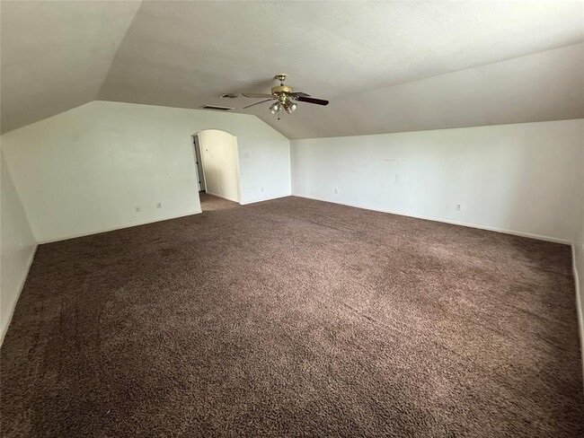 Building Photo - 946 Blanchard Hill Ln