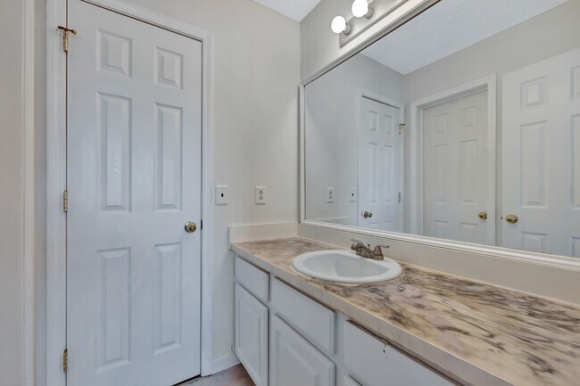 Building Photo - 7109 Commonwealth Cir