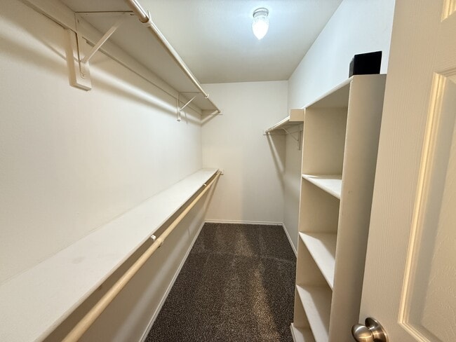 Building Photo - 609 N Vinton Ave