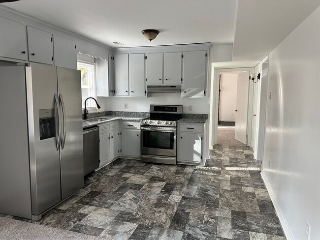 Building Photo - Single Family Home in Skimino Hills! Avail...
