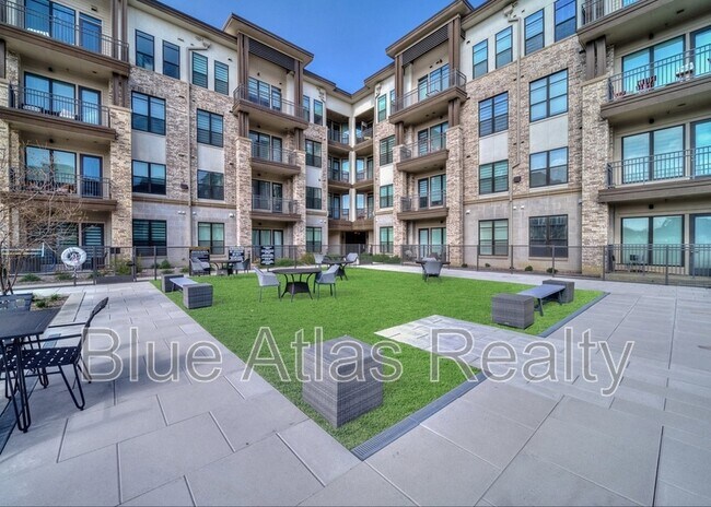 Building Photo - 2700 Old Denton Rd