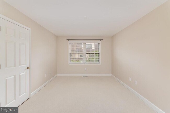 Building Photo - 6311 Chaucer Ln