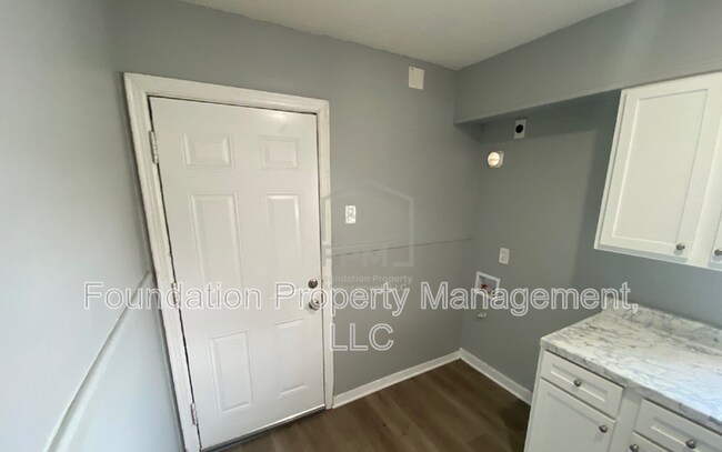 Building Photo - 1748 Benning St