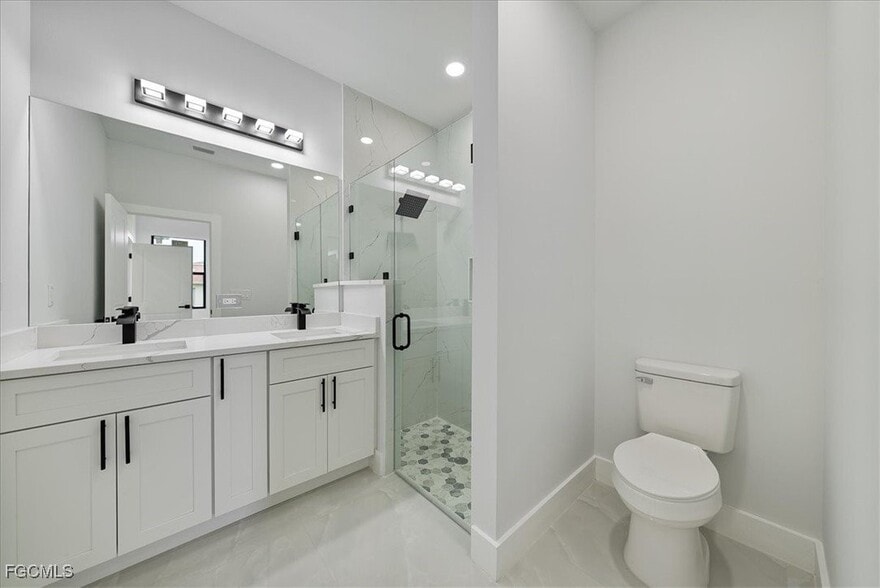 Building Photo - 134 Harold Ave S