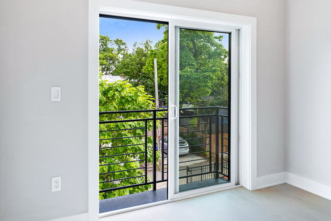 Floor to Ceiling Windows - Kennedy Lofts