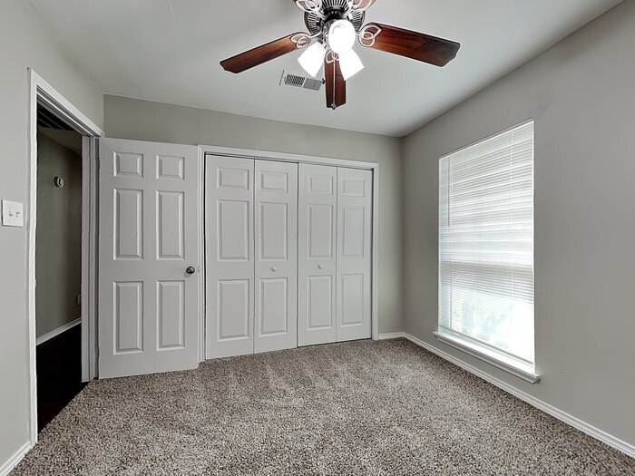 Building Photo - 7621 Pebble Beach Dr