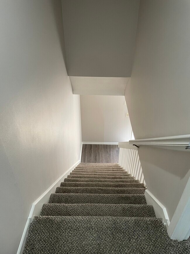 Building Photo - 5617-5623 NW 66th Terrace