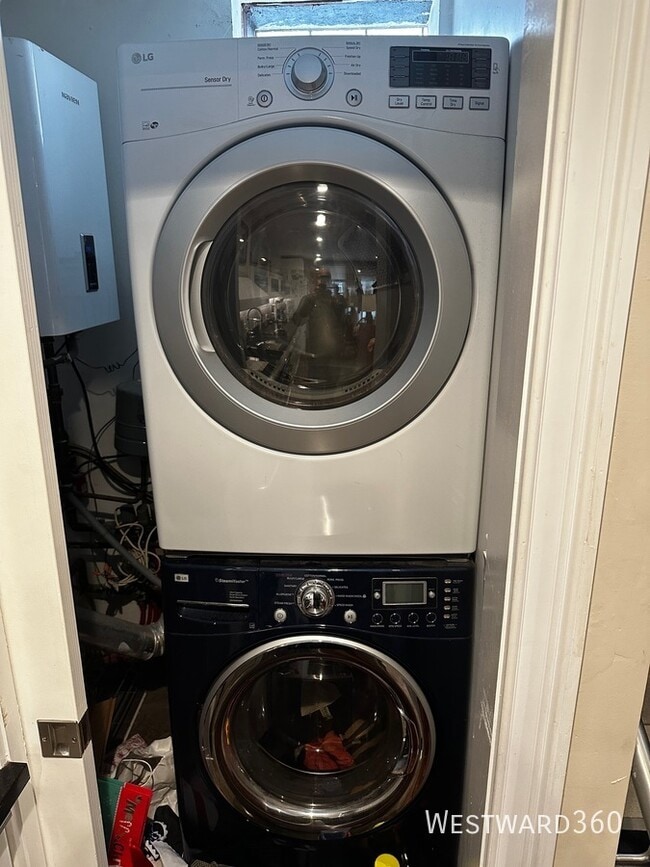 Building Photo - 1927 N Humboldt Blvd