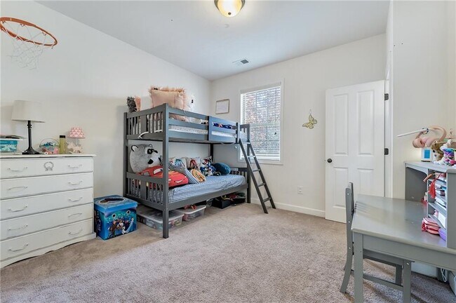 Building Photo - 7555 Scarlet Dr