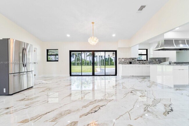 Building Photo - 15420 SW 212th Ave