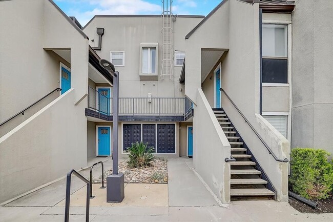 Building Photo - 935 La Posada Dr