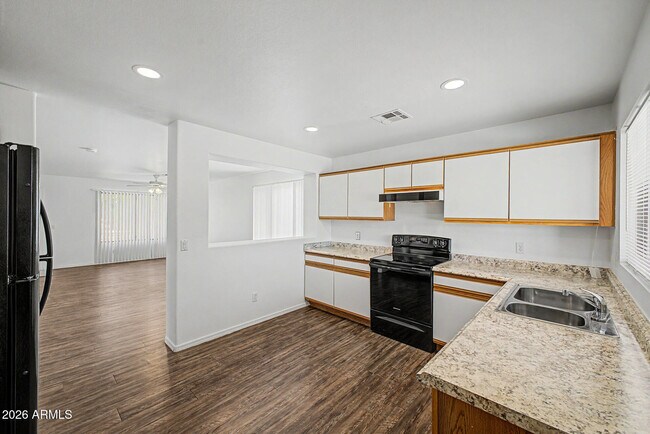 Building Photo - 16712 N 160th Ave