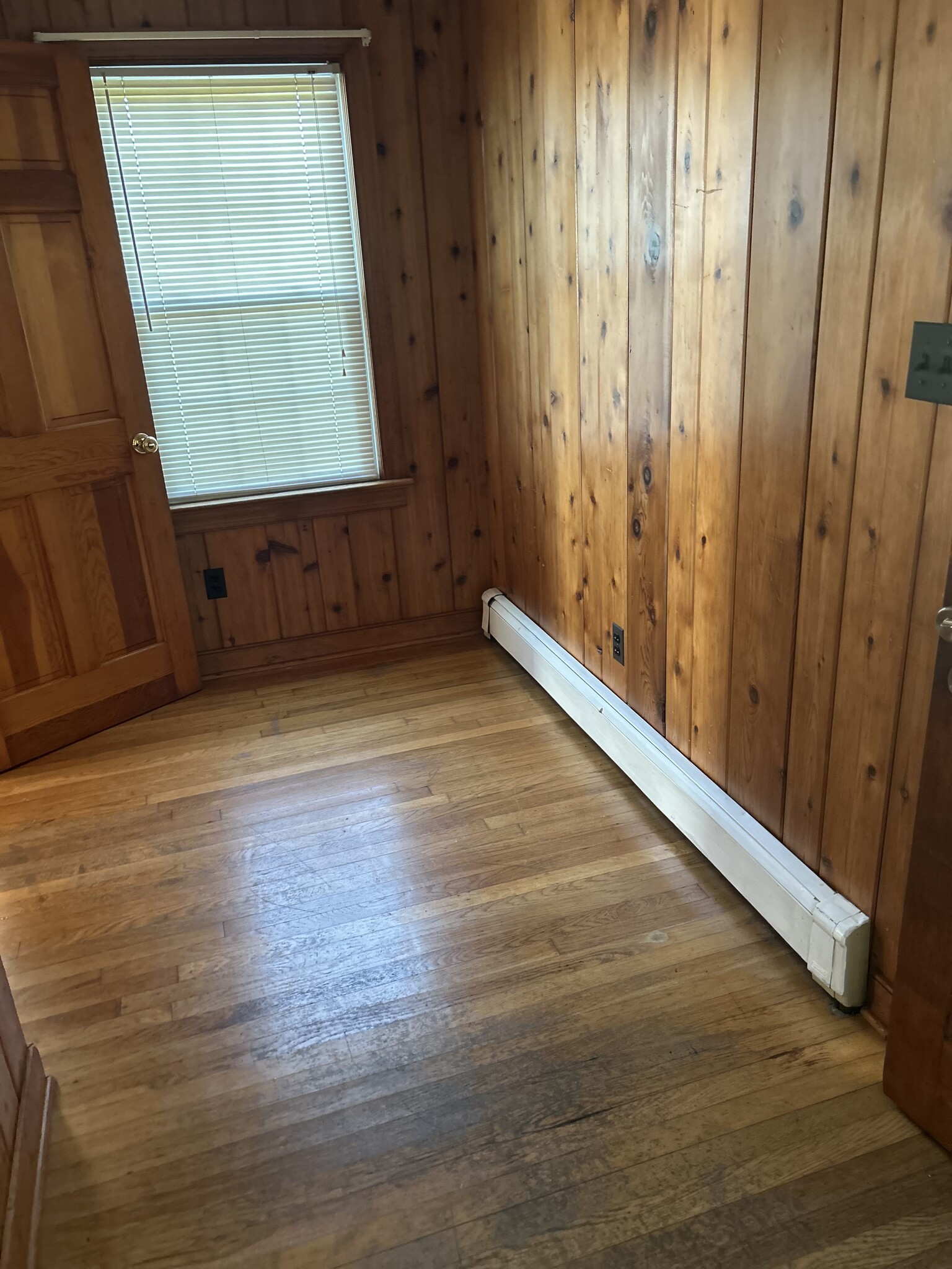 Family Room - 10122 Pollard Creek Rd
