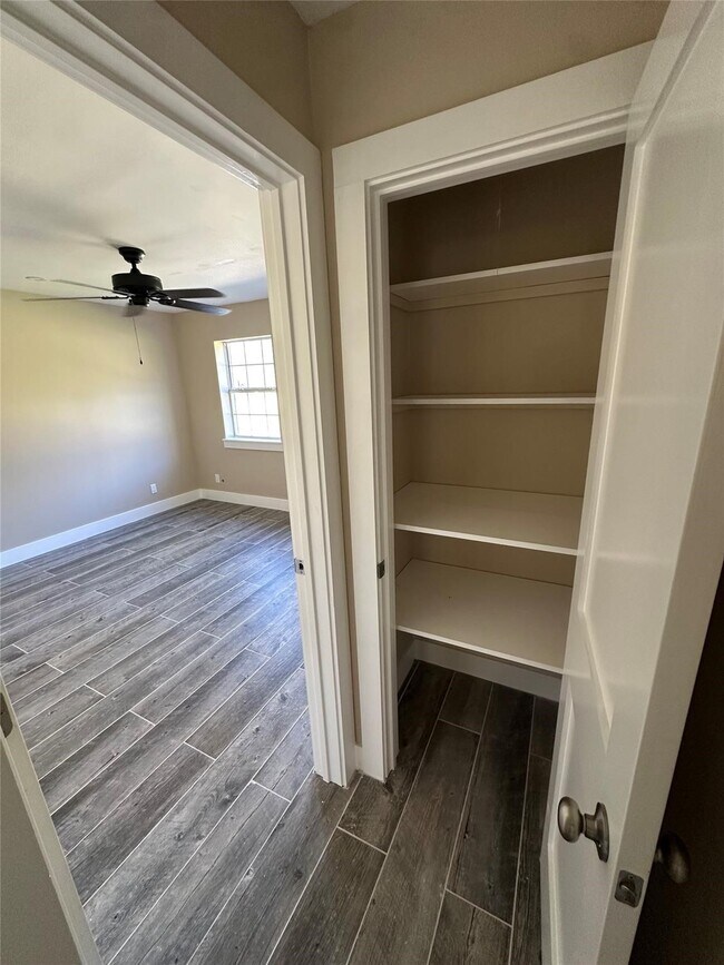 Building Photo - 680 Mockingbird Hills Dr