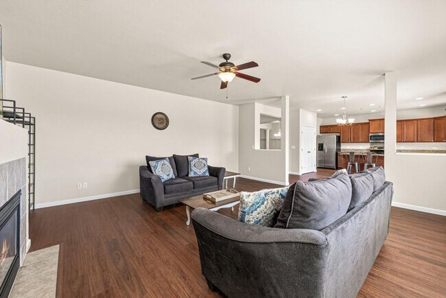 Building Photo - Fully Furnished 5-Bedroom Horizon Pointe H...