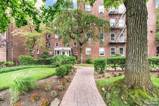 Primary Photo - 326 Bridge Plaza N