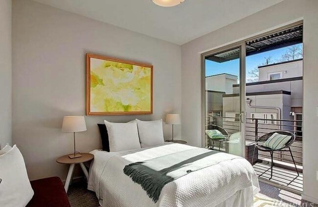 Building Photo - 2bd/3.5ba Seattle Townhouse
