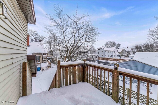 Building Photo - 1041 W 10th St