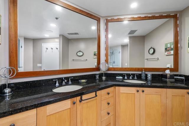 Building Photo - 700 W Harbor Dr