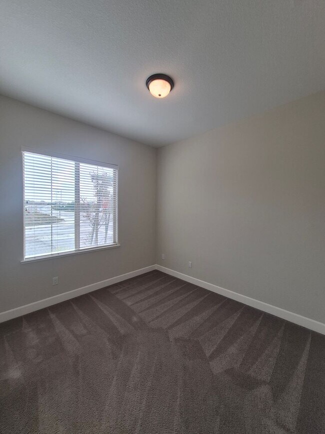 Building Photo - Now Leasing!! Gorgeous 3bd/2ba Single Story Home In Rocklin!