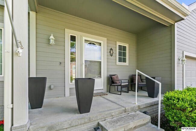 Building Photo - 1104 Valleyview Dr
