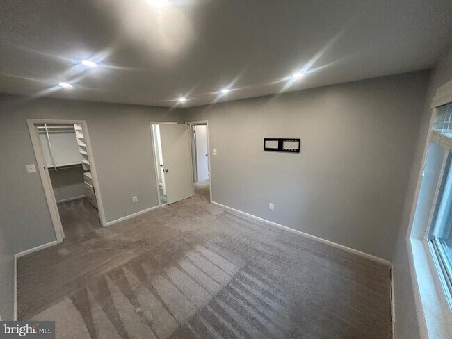 Building Photo - 9574 Standon Pl