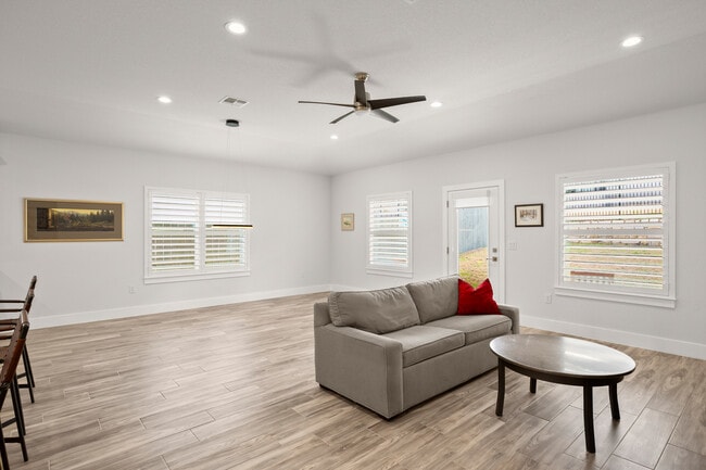 Building Photo - 9825 Evening Canopy Dr