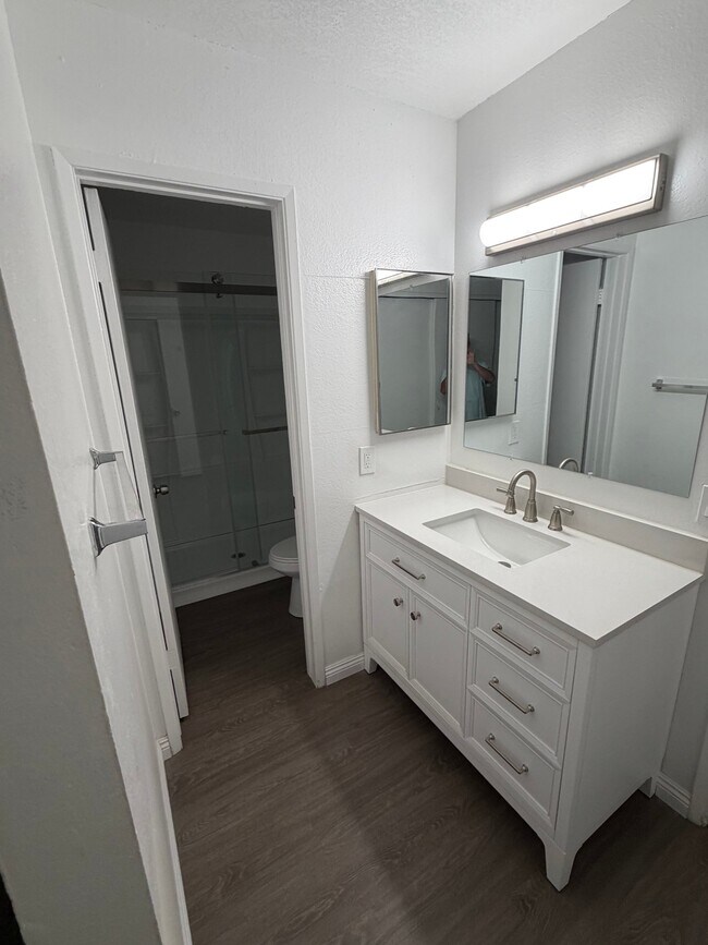 Building Photo - 8740 Lomita Dr