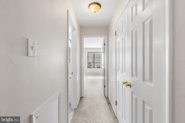 Building Photo - 403 Mountainview Dr