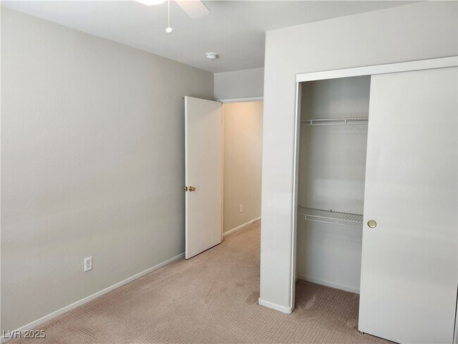 Building Photo - 5165 Paradise Skies Ave
