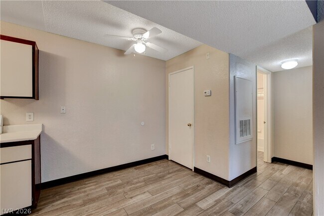 Building Photo - 200 Mission Laguna Ln