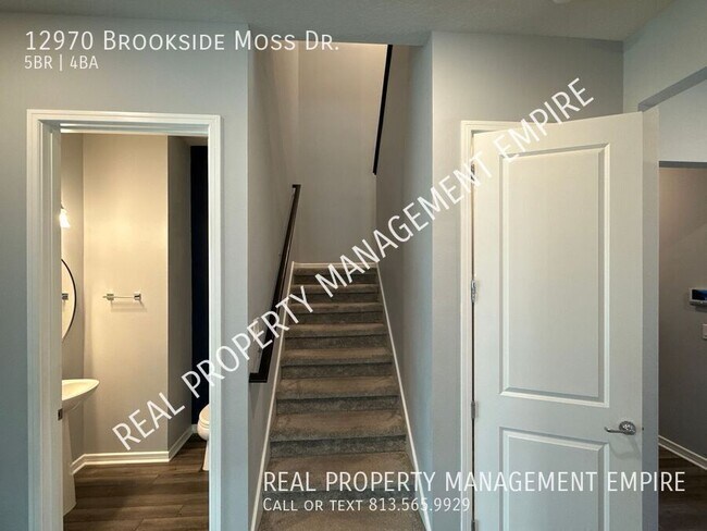 Building Photo - 12970 Brookside Moss Dr